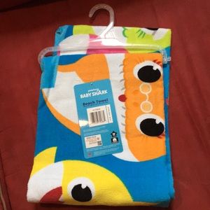 Baby shark Beach towel NWT